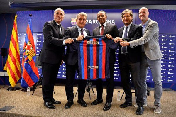 英媒footballtransfers的独家报道，阿森纳不会再继续尝试引进奥斯梅恩，而切尔西会继续尝试引进奥斯梅恩。